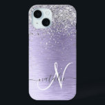 Coque Pour iPhone 15 Métal brossé violet Parties scintillant d'argent N<br><div class="desc">Personnalisez facilement ce design branché de boîtier de téléphone chic avec une jolie parties scintillant brillante en argent sur un arrière - plan métallique brossé violet.</div>