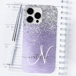 Coque Pour Pour iPhone 14 Pro Max Métal brossé violet Parties scintillant d'argent N<br><div class="desc">Personnalisez facilement ce design branché de boîtier de téléphone chic avec une jolie parties scintillant brillante en argent sur un arrière - plan métallique brossé violet.</div>