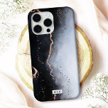 Coques iPhone 16 Pro Mist bleu marine et pastel avec monogramme en cuiv<br><div class="desc">Protégez votre téléphone avec élégance grâce à cet élégant coque iphone "Ethereal Mist", au design captivant et aux accents métalliques imitant. Parfait pour les amateurs de luxe et d'art moderne, ce coque est disponible pour de nombreux modèles iPhone et Samsung, offrant à la fois des options Barely There et Tough...</div>