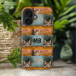 Coques iPhone 16 Monogramme chats mignons fille sertie personnalisé<br><div class="desc">Monoram Cute Cats Knished Girly Personnalisé iPhone 16 Coques dispose de chats mignons à travers un motif orange et bleu. Personnalisé avec votre monogramme personnalisé. Parfait comme cadeau pour les amoureux de les chats pour Noël,  anniversaire,  vacances et plus encore. Conçu par ©2024 Evco Studio www.zazzle.com/store/evcostudio</div>