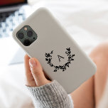 Coque Pour iPhone 14 Pro Monogramme de feuille rustique Crème initiale neut<br><div class="desc">Une couronne de croissant dessinée à la main de feuilles et de lauriers entoure votre monogramme ou initiale. Cette couronne de laurier a une ferme ou une atmosphère rustique. Cliquez sur le bouton personnaliser pour modifier la couleur de l'arrière - plan ou ajouter du texte.</div>