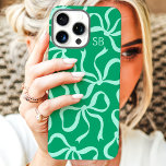 Coques iPhone 16 Pro Max Monogramme de Jade Bow<br><div class="desc">Habille ton téléphone en style avec ce boîtier de téléphone jade chic et tendance! Doté d'un motif ludique d'arcs dessinés à la main et personnalisé avec votre monogramme, ce coque est le parfait mélange de mode et de fonction. Fabriqué à partir de matériaux durables pour protéger votre téléphone contre les...</div>