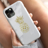 Coques Case-Mate iPhone Monogramme de pineapple en or sur marbre blanc