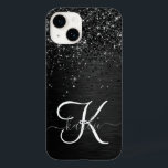 Coque Pour iPhone 14 Monogramme d'étincelle à Parties scintillant noire<br><div class="desc">Personnalisez facilement ce design élégant et branché de boîtier de téléphone avec une jolie parties scintillant brillante noire sur un arrière - plan métallique brossé noir.</div>
