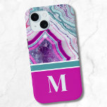 Coque Pour iPhone 15 Monogramme initial de pierre moderne<br><div class="desc">Élégant Turquoise Magenta Stone Monogram iPhone 15 Coque initial. Les cristaux et les géodes continuent d'être une tendance favorite ! Cette impression présente et une image rapprochée d'une roche de géode turquoise et violette (magenta) vibrante, avec de petits cristaux. Ajoutez votre initiale pour en faire la vôtre. Un coque amusant...</div>