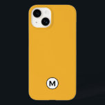 Coque Pour iPhone 14 Monogramme jaune moutarde moderne<br><div class="desc">Étui de téléphone moderne tendance Monogramme jaune moutarde Emblem. Simple monogramme noir et blanc avec initiale monogrammée dans la typographie moderne sur un arrière - plan jaune moutarde brillant.</div>