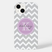Coques Case-Mate iPhone Monogramme personnalisé Gris et Lilac Chevron (Verso)