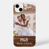 Coques Case-Mate iPhone Monogramme Photo Couple Wood Nom personnalisé (Verso)