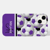 Coques Case-Mate iPhone Monogramme violet noir Motif de balle de soccer (Verso (horizontal))