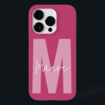 Coque Pour iPhone 14 Pro Monographie de typographie minimaliste moderne mon<br><div class="desc">Typographie minimaliste moderne monogramme rose girly et blanc élégant simple unique design de boîtier de téléphone personnalisé.</div>