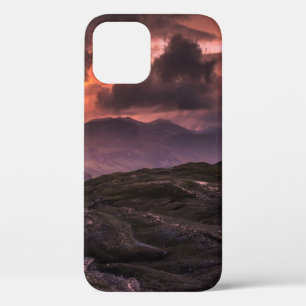 Case-Mate iPhone CASE MONTAGNES GRIS ET NOIRES SOUS LE CIEL NUAGE DURANT