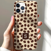 Coques Case-Mate iPhone Motif de tourbillon de grain de café Monogramme