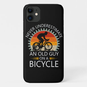 Case-Mate iPhone Case Ne Sous-Estimez Jamais Un Vieux Type Sur Un Vélo
