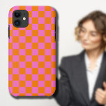 Case-Mate iPhone Case Neon rose Orange À damiers damier Vintage<br><div class="desc">Tableau de bord Neon Pink et Orange À damiers | VINTAGE | Classique | tendance | Style | Mode | Minimal</div>