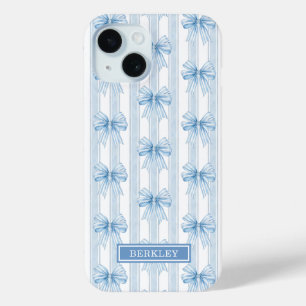 Coque Pour iPhone 15 Nœuds Coquette Bleus sur Monogramme à Rayures
