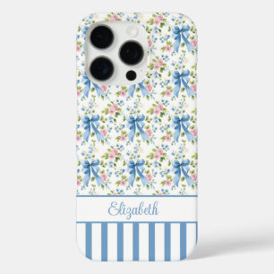 Coques iPhone 16 Pro Nœuds Coquettes Bleus Avec Fleurs Monogrammées 