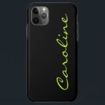 Case-Mate iPhone Case Noir tendance moderne avec n'importe quel nom<br><div class="desc">Protégez votre nouveau téléphone avec un coque moderne et élégant, en noir tendance, avec un modèle texte, pour personnaliser avec votre nom en vert-jaune clair. Si vous souhaitez utiliser d'autres couleurs, vous pouvez modifier à la fois la couleur noire de l'arrière - plan et la couleur du texte en sélectionnant...</div>