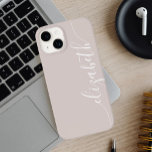 Coque Pour iPhone 14 Nom de calligraphie simple<br><div class="desc">Ajoutez votre nom dans la police d'écriture manuscrite.</div>