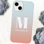 Coque Pour iPhone 14 Nom du monogramme Dégradé simple Personnalisé<br><div class="desc">La typographie moderne minimaliste blanc monogramme design de nom initial sur un dégradé rose à bleu pâle. Changez l'initiale et le nom du monogramme pour personnaliser.</div>