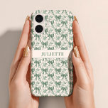 Coques iPhone 16 Nom personnalisé Elégante Vintage Floral Green Bow<br><div class="desc">Partout,  transportez du charme ! Ce boîtier de téléphone est doté de fleurs vintages et d'arcs vert sauge dainty avec votre nom personnalisé,  élégant,  protecteur,  et parfaitement personnalisé.</div>