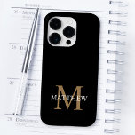 Coque Pour iPhone 14 Pro Nom personnalisé Monogramme noir<br><div class="desc">Créez votre propre boîtier de téléphone rond noir personnalisé avec votre nom personnalisé et votre monogramme.</div>