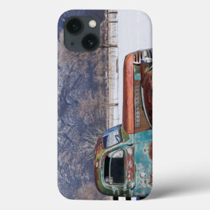 Etui iPhone Case-Mate Old truck sitting in the field