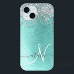 Coque Pour iPhone 15 Parties scintillant argentée turquoise en métal br<br><div class="desc">Personnalisez facilement ce design branché de boîtier de téléphone chic avec une jolie parties scintillant brillante en argent sur un arrière - plan métallique brossé turquoise.</div>