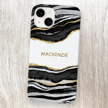 Coque Pour iPhone 14 Parties scintillant dorée en marbre noir Personnal<br><div class="desc">Aquarelle noir et blanc agate marbre design avec faux détail parties scintillant or. Modifiez le nom pour customiser.</div>