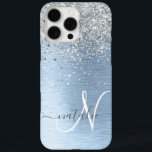 Coques iPhone 16 Pro Max Parties scintillant en argent brossé bleu Nom du m<br><div class="desc">Personnalisez facilement ce design branché de boîtier de téléphone chic avec une jolie parties scintillant brillante en argent sur un arrière - plan métallique brossé bleu.</div>