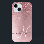 Coque Pour iPhone 15 Parties scintillant en métal brossé rose pâle Nom<br><div class="desc">Personnalisez facilement ce design de boîtier de téléphone chic et branché avec une jolie parties scintillant brillante rose vif sur un arrière - plan métallique brossé rose vif.</div>