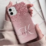 Coque Pour iPhone 14 Parties scintillant en métal brossé rose pâle Nom<br><div class="desc">Personnalisez facilement ce design branché de boîtier de téléphone chic avec une jolie parties scintillant brillante rose vif sur un arrière - plan métallique brossé rose vif.</div>