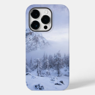 Coque Pour iPhone 14 Pro Pays merveilleux d'hiver, brouillard, forêt d'épin