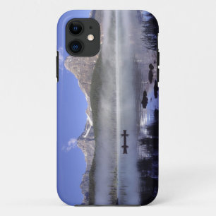Coques Pour iPhone Pêcheurs en canoë sur le lac Waterfowl, Banff