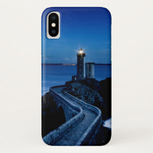 Case-Mate iPhone Case Phare sur le mur dans l'océan la nuit