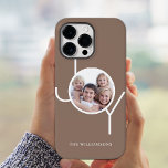 Coque Pour Pour iPhone 14 Pro Max Photo personnalisée Brown<br><div class="desc">Cette étagère téléphonique simple et élégante est décorée du mot JOY sur un arrière - plan marron. Customisez-le avec votre photo et votre nom.</div>