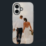 Coques iPhone 16 Photo personnalisée personnalisée<br><div class="desc">Transformez vos souvenirs les plus heureux en un coque iphone personnalisé. Un cadeau de conservation unique que vous pouvez ajouter votre photo et votre nom pour en faire votre propre. Ça fait un cadeau génial pour les jeunes mariés.</div>