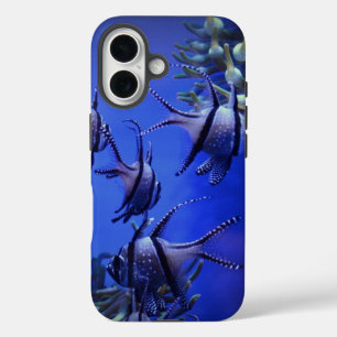 Coques iPhone 16 Poisson blanc et noir dans la mer Bleue profonde