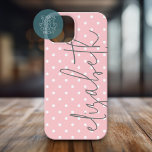 Coque Pour iPhone 15 Polka Dot rose vierge script gris nom<br><div class="desc">Un design de pois féminin et girly avec un nom dans une police calligraphique manuscrite.</div>
