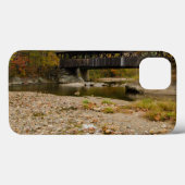 Coques Case-Mate iPhone Pont couvert de la rivière à l'automne (Verso (horizontal))