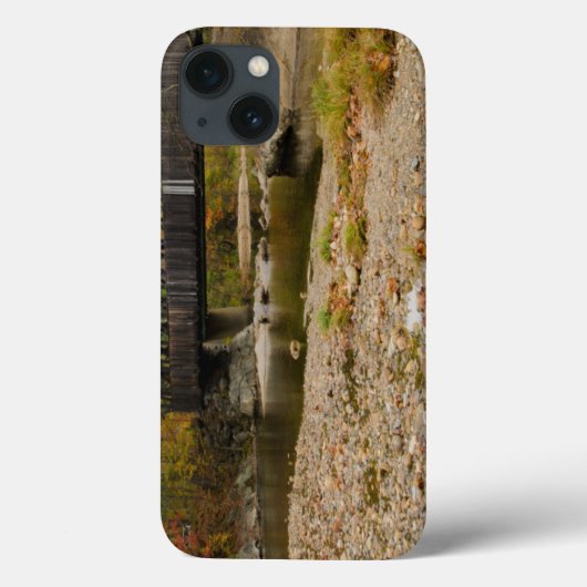 Coques Case-Mate iPhone Pont couvert de la rivière à l'automne (Verso)