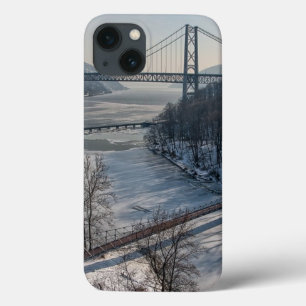 iPhone 13 Coque Pont en montagne d'ours