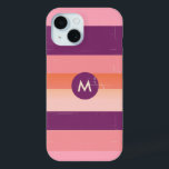 Coque Pour iPhone 15 Retro look monogramme landes de bonbons<br><div class="desc">style rayure de barre de bonbons girly dans des couleurs de look rétro,  juste ajouter votre initiale pour faire un étui téléphonique personnalisé élégant</div>