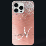 Coque iPhone 15 Pro Max Rose Gold brossé Parties scintillant métallique No<br><div class="desc">Personnalisez facilement ce boîtier de téléphone design chic branché avec une jolie parties scintillant brillante en argent sur un arrière - plan métallique brossé en or rose.</div>