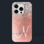 Coque iPhone 15 Pro Rose Gold Jolie fille Parties scintillant argent b<br><div class="desc">Personnalisez facilement ce design branché de boîtier de téléphone chic avec une jolie parties scintillant brillante en argent sur un arrière - plan métallique brossé en or rose.</div>
