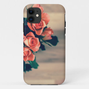 Case-Mate iPhone Case Roses roses sur une nourriture en bois.
