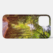 Coques Case-Mate iPhone Route humide à travers les arbres verts à l'automn (Verso (horizontal))