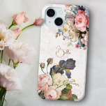 Coque Pour iPhone 15 Rustique Vintage Personnalisé Roses & Iris<br><div class="desc">De beaux pulvérisateurs intemporels et élégants de roses roses artistiques et blanches,  des pivoines et des iris à barbe violet au feuillage délicat. Inclut un champ de texte modifiable pour votre personnalisation et un arrière - plan de texture blanche antique légèrement en détresse.</div>