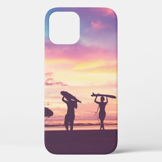 Coques Case-Mate iPhone Silhouette Des surfeurs transportant leur surfboa (Verso)