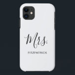 Case-Mate iPhone Case Simple Blanc Madame Nom Nouveau Nom Mariée Mariage<br><div class="desc">Simple étui téléphonique avec "Mrs" dans un script élégant avec votre nom en noir sur un arrière - plan blanc. Cette étui de téléphone moderne fait un grand cadeau mariage pour une mariée.</div>