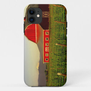 Case-Mate iPhone Case Soleil du soir sur une grange dans le Skagit de Wa